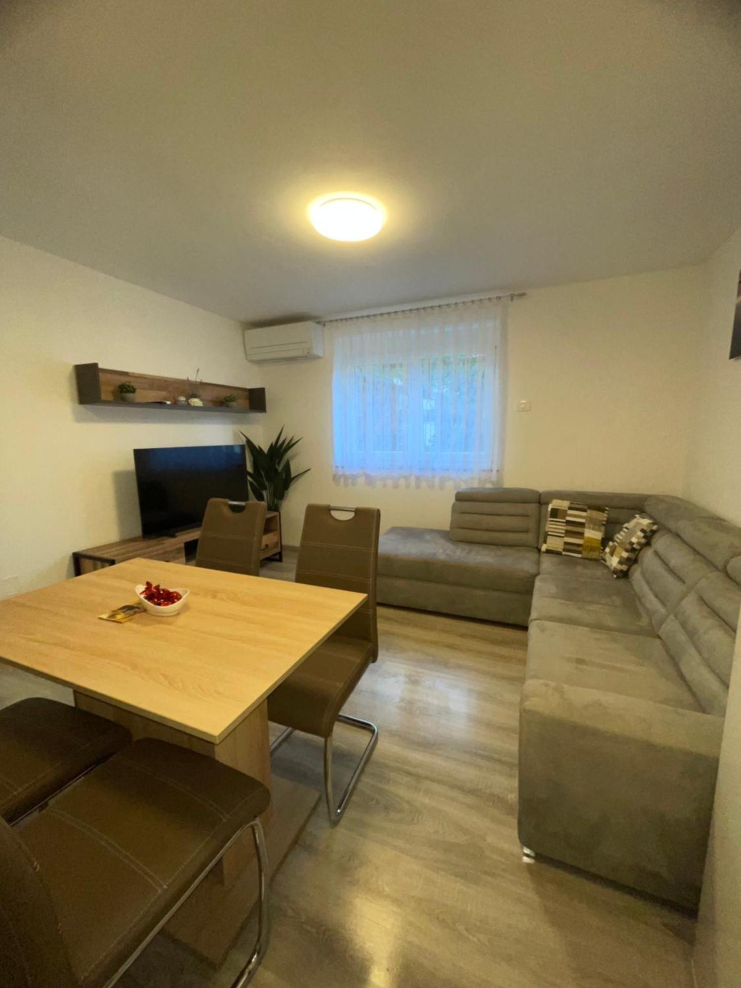 Apartma Dzana Zaga ภายนอก รูปภาพ